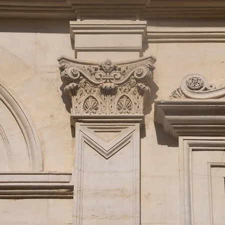 Concorde - Centre De Hotell Nîmes