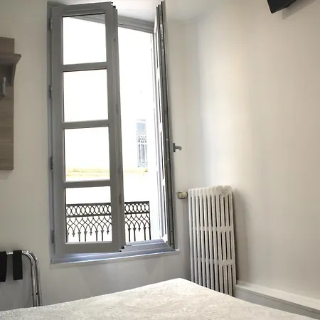 호텔 Concorde - Centre De *