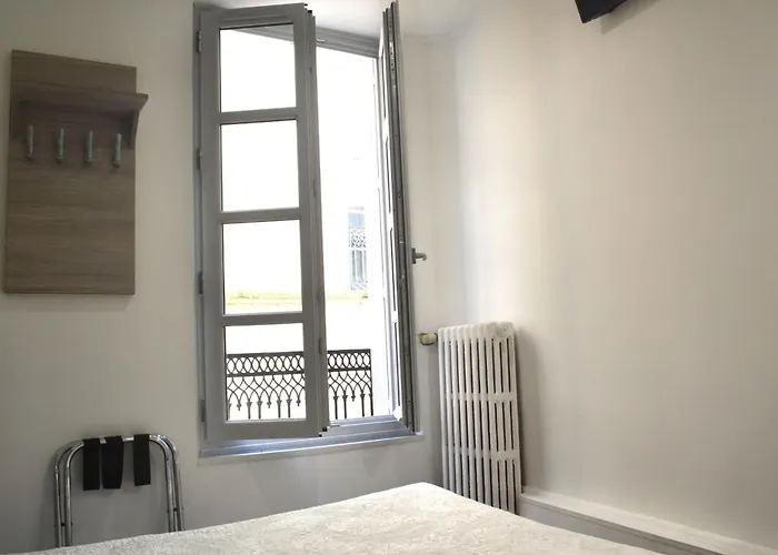 Hotel Concorde - Centre De *